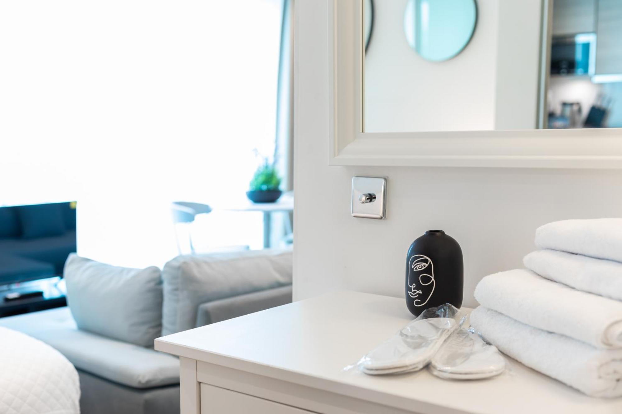 Vauxhall Luxury Manhattan Лондон Екстериор снимка