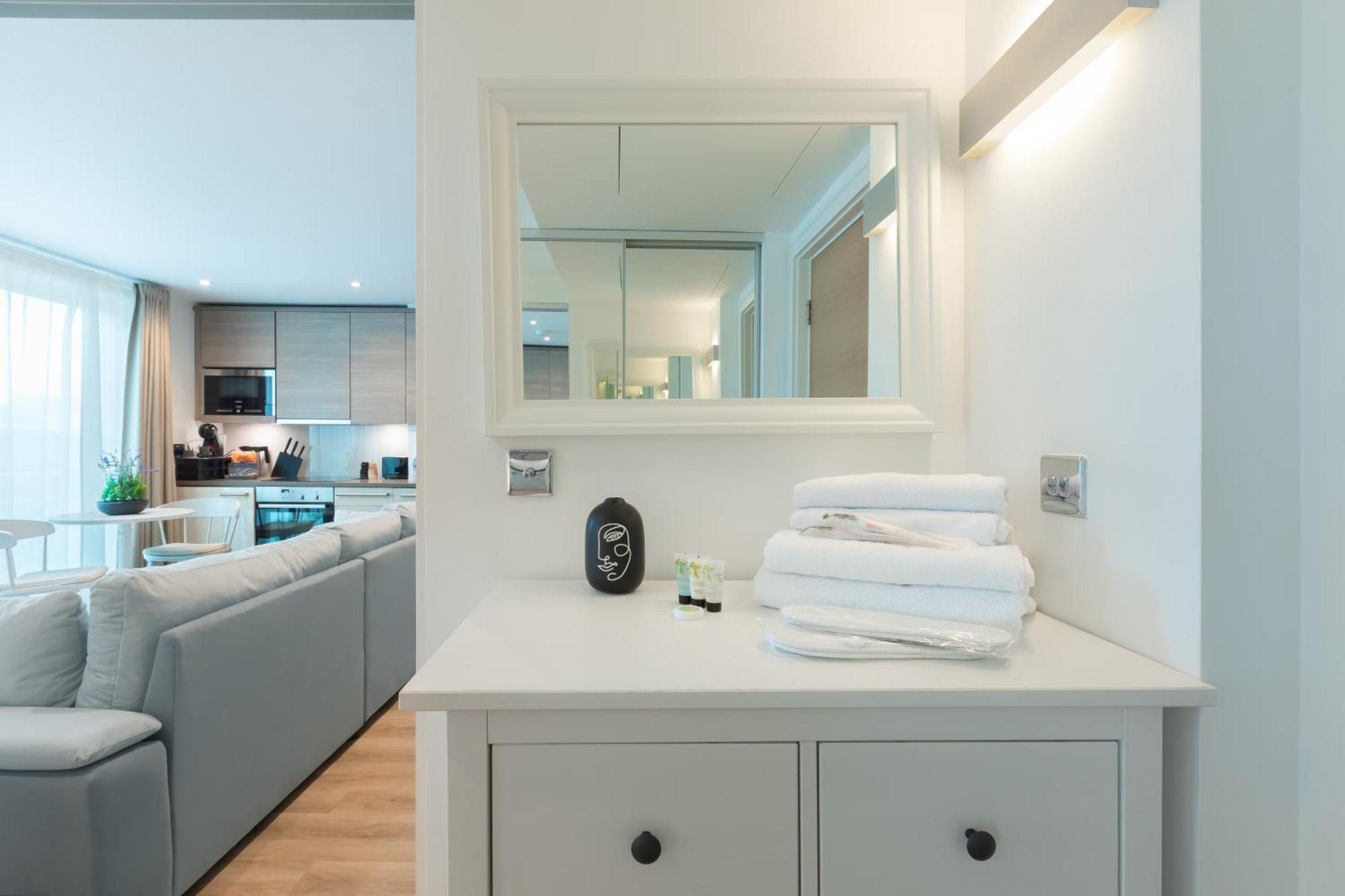 Vauxhall Luxury Manhattan Лондон Екстериор снимка