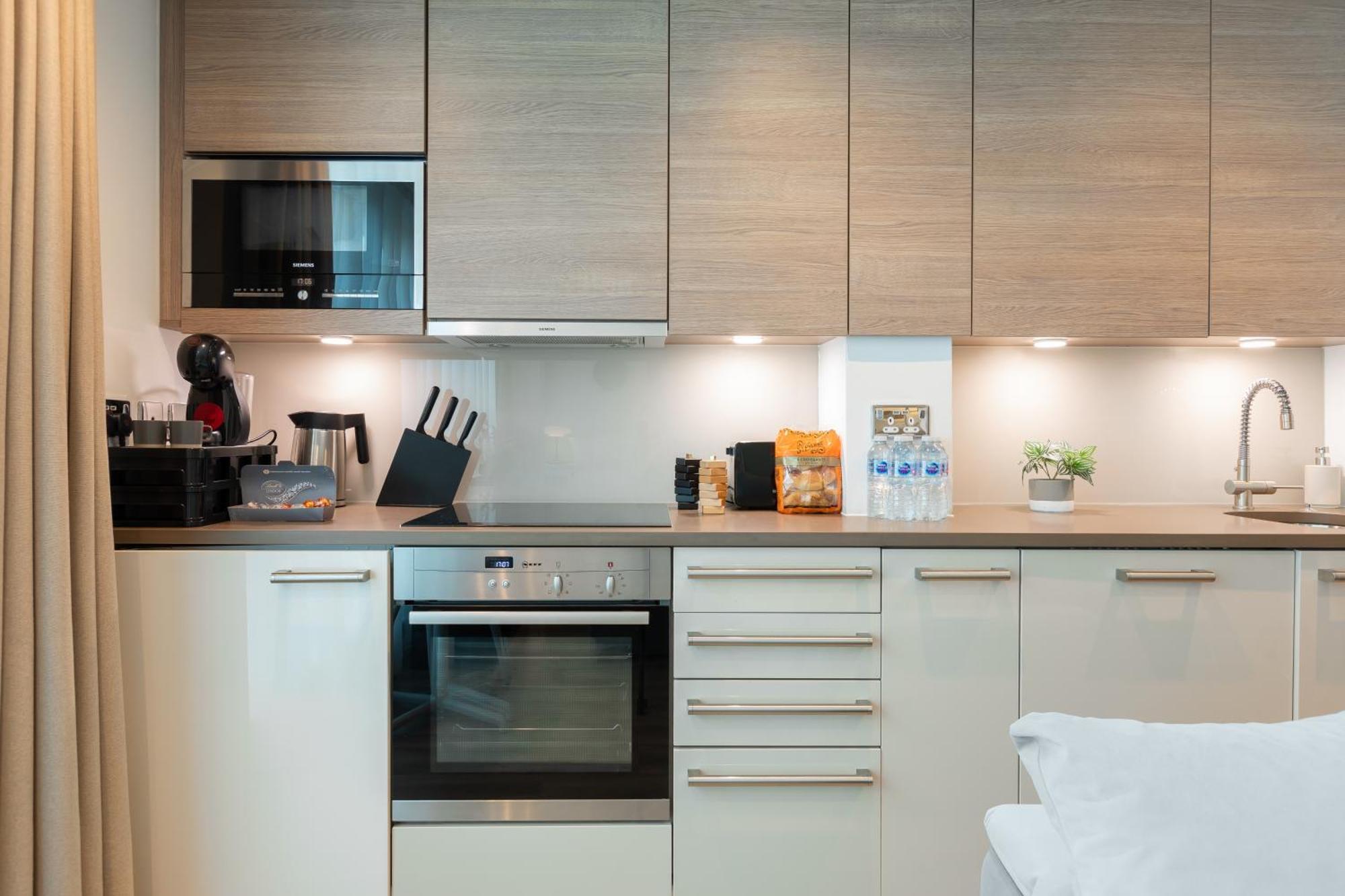 Vauxhall Luxury Manhattan Лондон Екстериор снимка