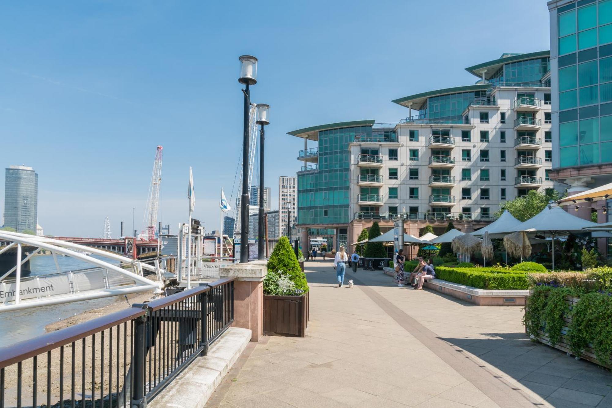 Vauxhall Luxury Manhattan Лондон Екстериор снимка
